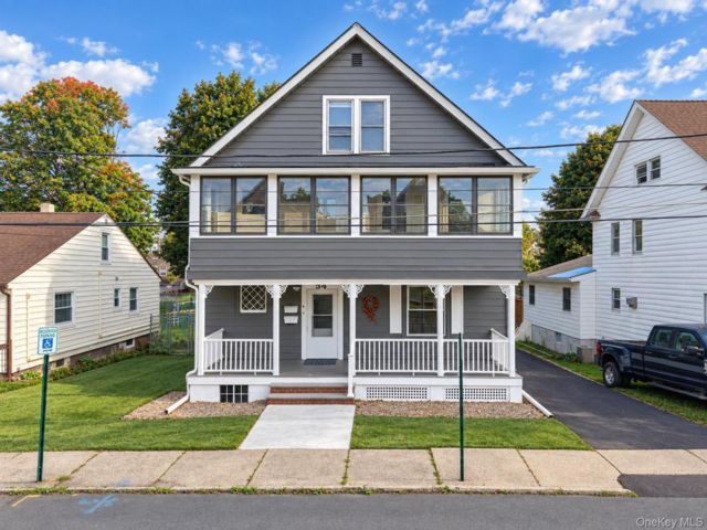  3 BR,  1.00 BTH &nbsp;Colonial style home in Middletown