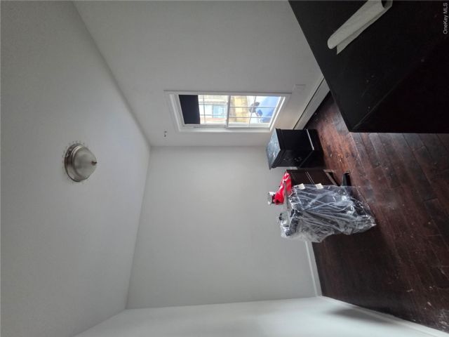 [PHOTO]