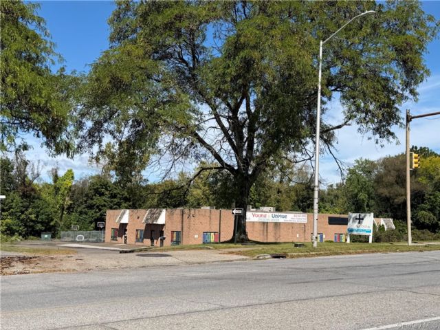 Studio,  0.00 BTH &nbsp;Commercial style home in Newburgh
