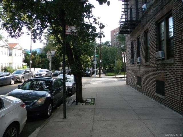 [PHOTO]