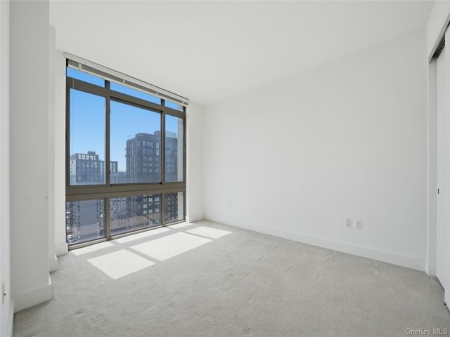 [PHOTO]