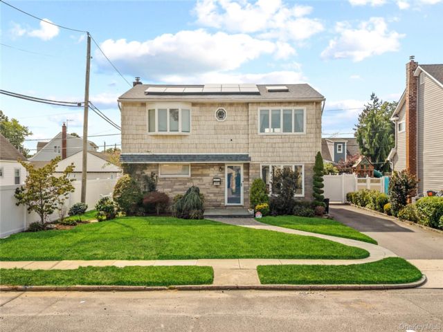 [Franklin Square Real Estate, listing number 7347390]