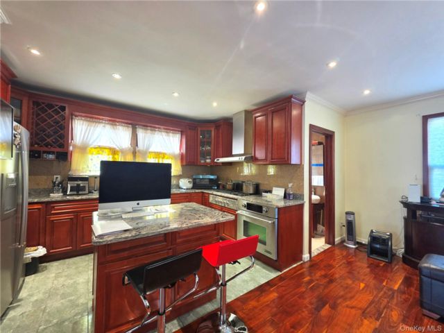  1 BR,  1.00 BTH &nbsp;Colonial style home in Elmhurst