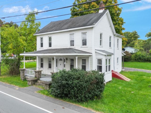  4 BR,  3.00 BTH &nbsp;Farmhouse style home in Pine Bush