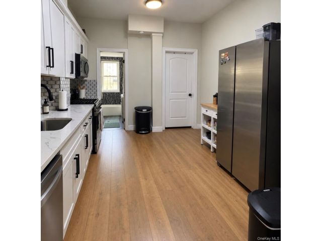 6 BR,  3.00 BTH &nbsp;Other style home in Fordham