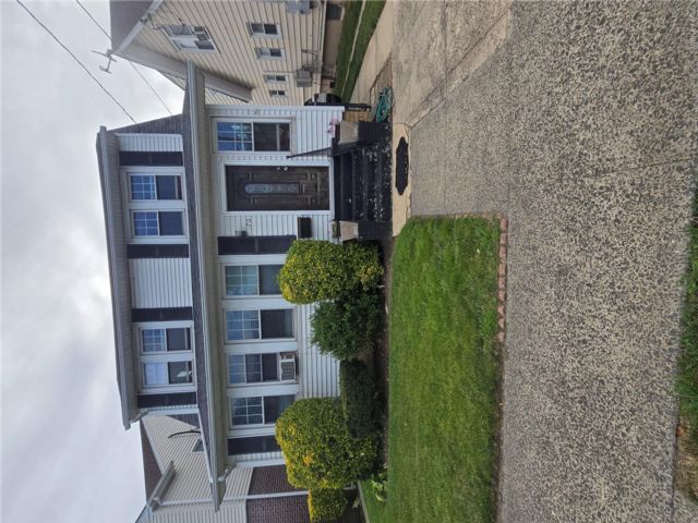  4 BR,  2.00 BTH &nbsp;Colonial style home in Valley Stream