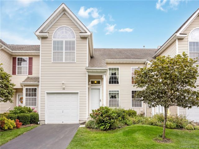  2 BR,  3.00 BTH &nbsp;Condo style home in Medford
