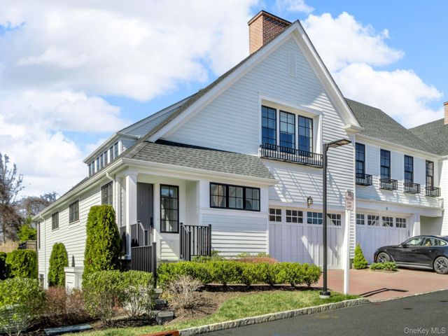  3 BR,  5.00 BTH &nbsp;Modern style home in Rye Brook