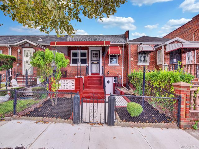  2 BR,  1.00 BTH &nbsp;Ranch style home in East Flatbush