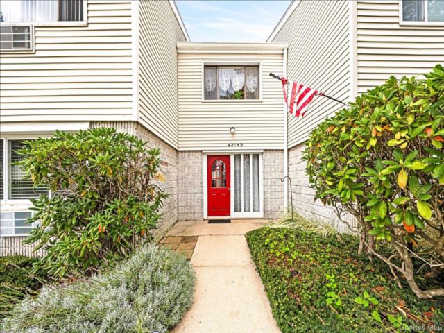 [Ronkonkoma Real Estate, listing number 7347681]