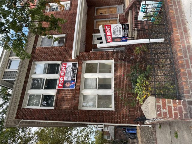  3 BR,  1.00 BTH &nbsp;Other style home in Jackson Heights
