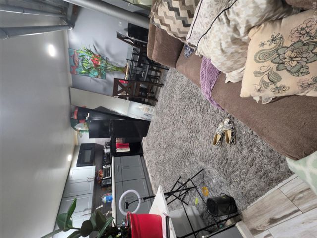 [PHOTO]