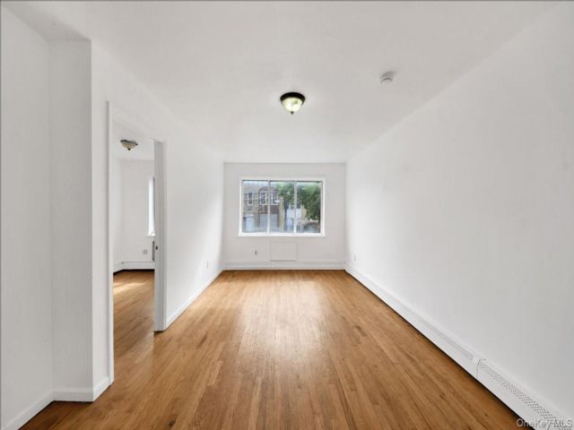  8 BR,  6.00 BTH &nbsp;House style home in Boulevard
