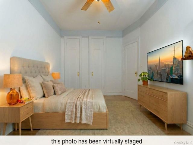 [PHOTO]