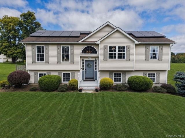  3 BR,  3.00 BTH &nbsp;A-frame style home in Otisville