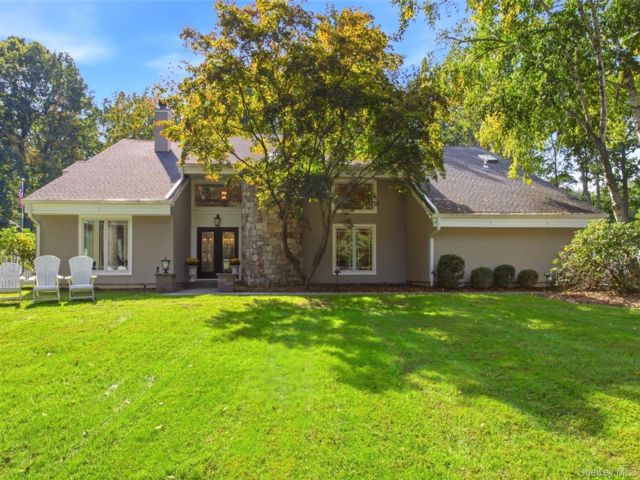  6 BR,  3.00 BTH &nbsp;Post modern style home in Lloyd Harbor