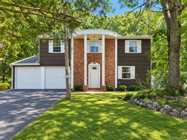  4 BR,  2.00 BTH &nbsp;Split level style home in Port Jefferson