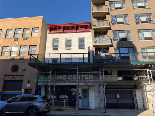  6 BR,  3.00 BTH &nbsp;Other style home in Astoria