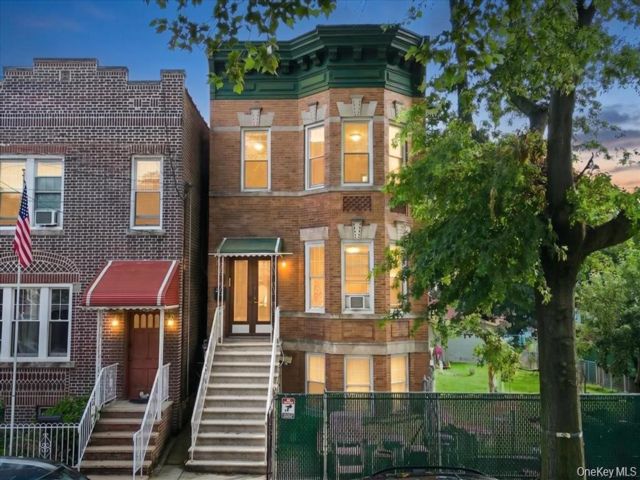  3 BR,  1.00 BTH &nbsp;Victorian style home in Pilgrim