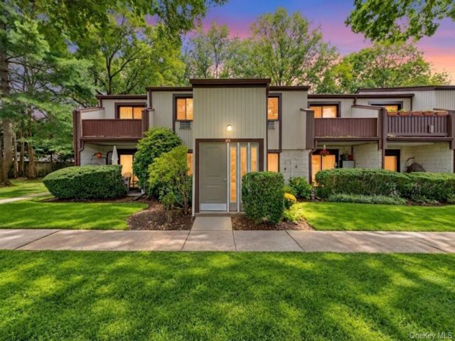  2 BR,  1.00 BTH &nbsp;Garden style home in Ronkonkoma
