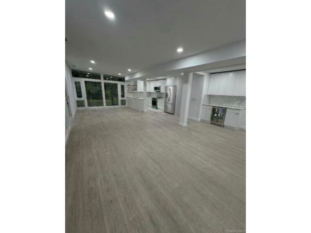 [PHOTO]