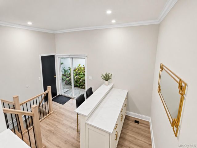 [PHOTO]