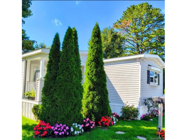  1 BR,  2.00 BTH &nbsp;Other style home in Riverhead