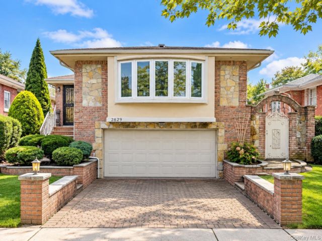 [Bayside Real Estate, listing number 7348434]