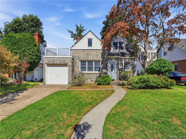 [New Hyde Park Real Estate, listing number 7348437]