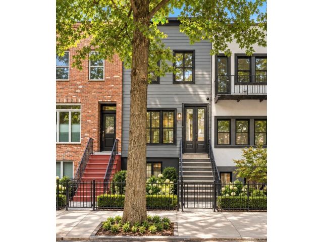  5 BR,  5.00 BTH &nbsp;House style home in East New York