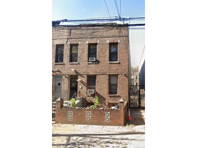  7 BR,  4.00 BTH &nbsp;Other style home in Brownsville