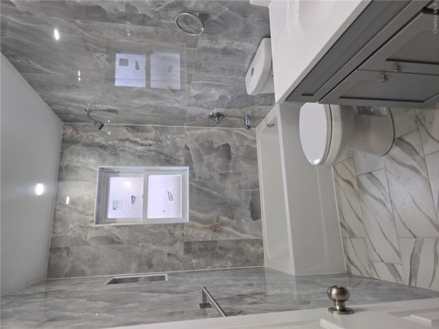 [PHOTO]