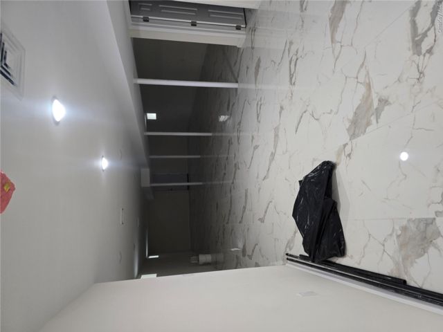 [PHOTO]