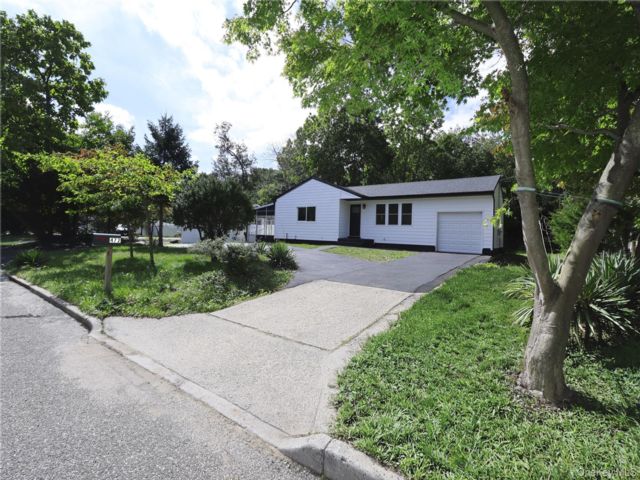  3 BR,  2.00 BTH &nbsp;A-frame style home in Hauppauge