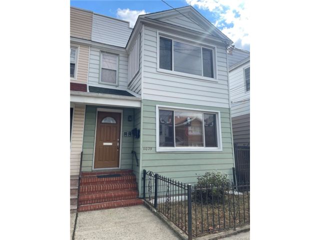  6 BR,  2.00 BTH &nbsp;House style home in Ozone Park