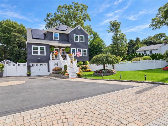  4 BR,  3.00 BTH &nbsp;Victorian style home in Centereach