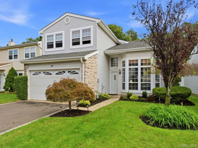  4 BR,  3.00 BTH &nbsp;Other style home in Holbrook