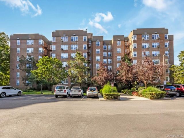 [Bayside Real Estate, listing number 7348683]