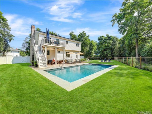  4 BR,  3.00 BTH &nbsp;Post modern style home in Greenport