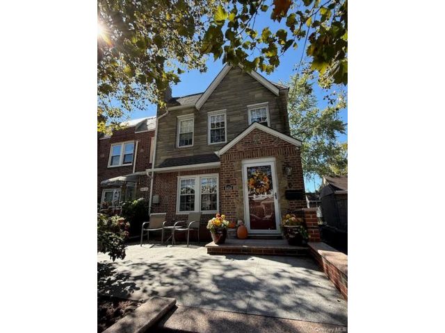  3 BR,  2.00 BTH &nbsp;Tudor style home in Middle Village