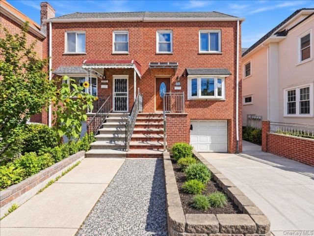 [Wakefield Real Estate, listing number 7348762]