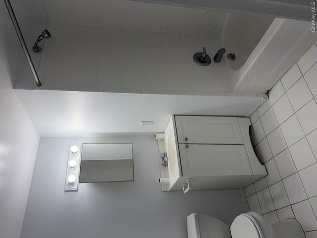 [PHOTO]