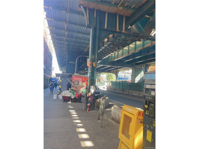[PHOTO]