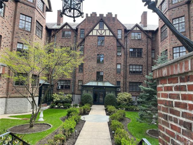 Studio,  1.00 BTH &nbsp;Tudor style home in Douglaston