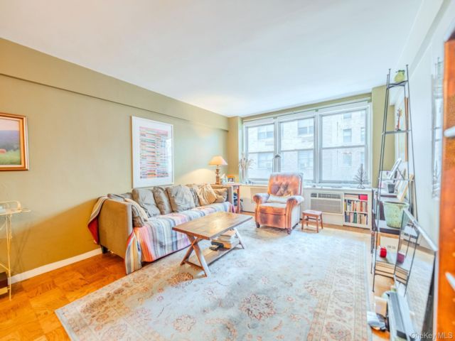  2 BR,  2.00 BTH &nbsp;High rise style home in New York (manhattan)