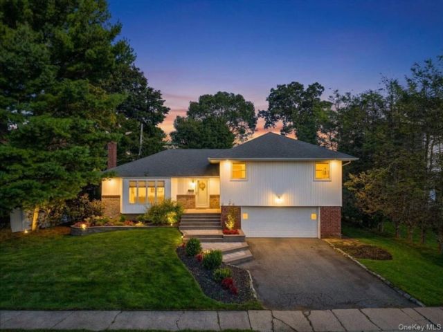 [Syosset Real Estate, listing number 7348897]