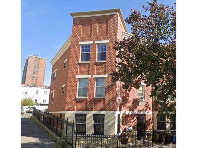  6 BR,  4.00 BTH &nbsp;Modern style home in Bedford Stuyvesant
