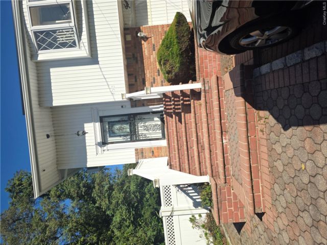  2 BR,  1.00 BTH &nbsp;Hi ranch style home in Massapequa