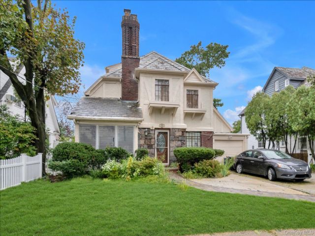  5 BR,  3.00 BTH &nbsp;Tudor style home in Hewlett