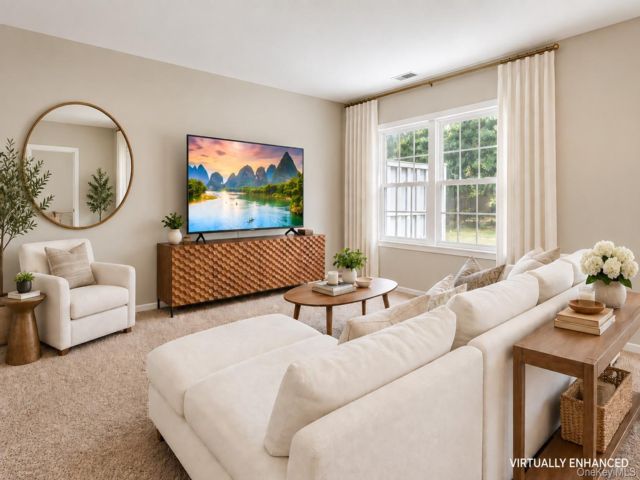 [PHOTO]